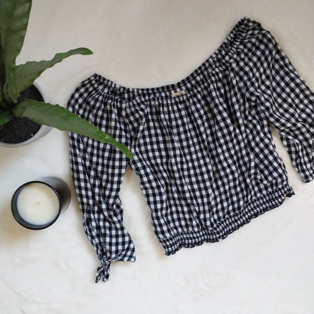 Hollister Top - Medium